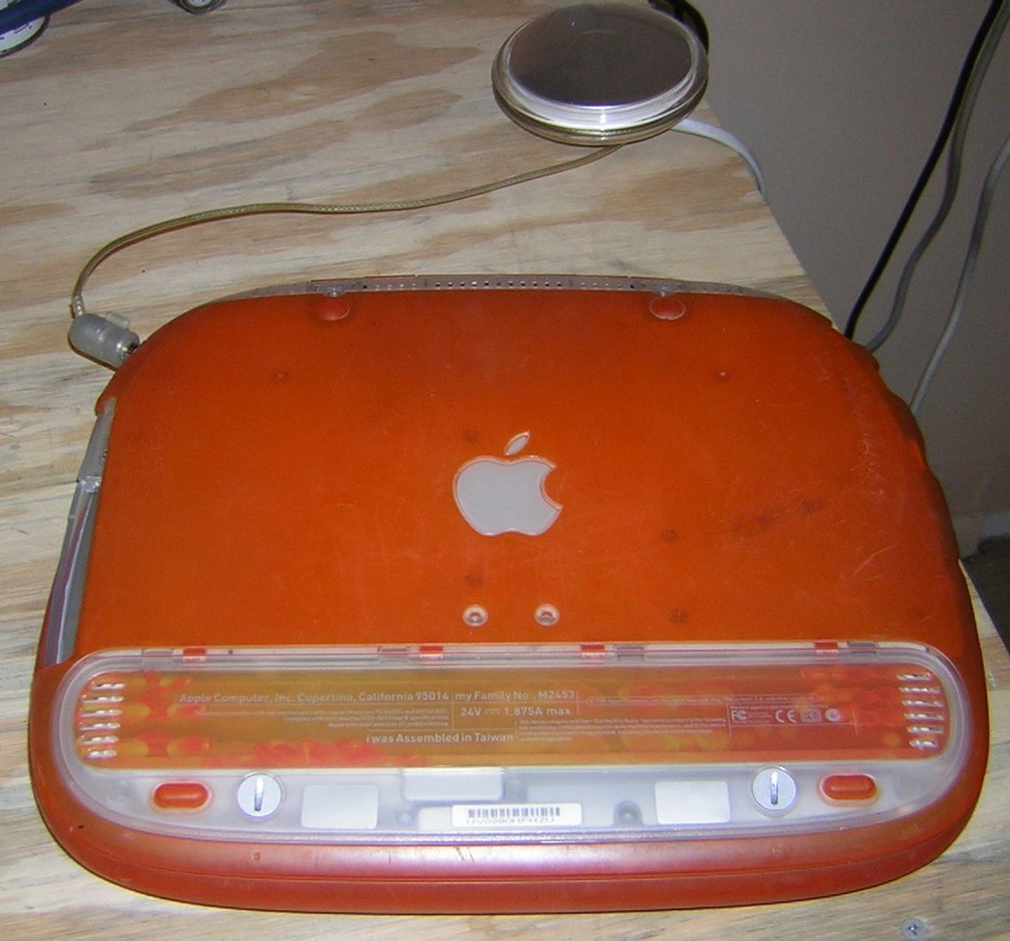 iBook G3 Tangerine Clamshell 300MHz Applefritter